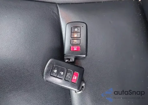 2018 Toyota Highlander Xle из США, поврежденный, VIN 5TDJZRFH1JS526213